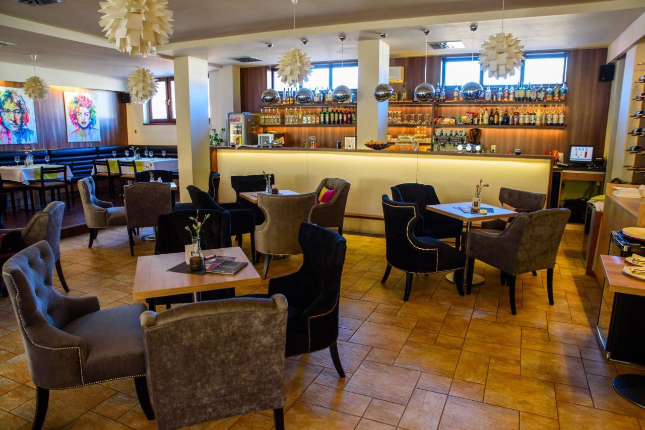 Hotel Rezident Turčianske Teplice Eksteriør bilde