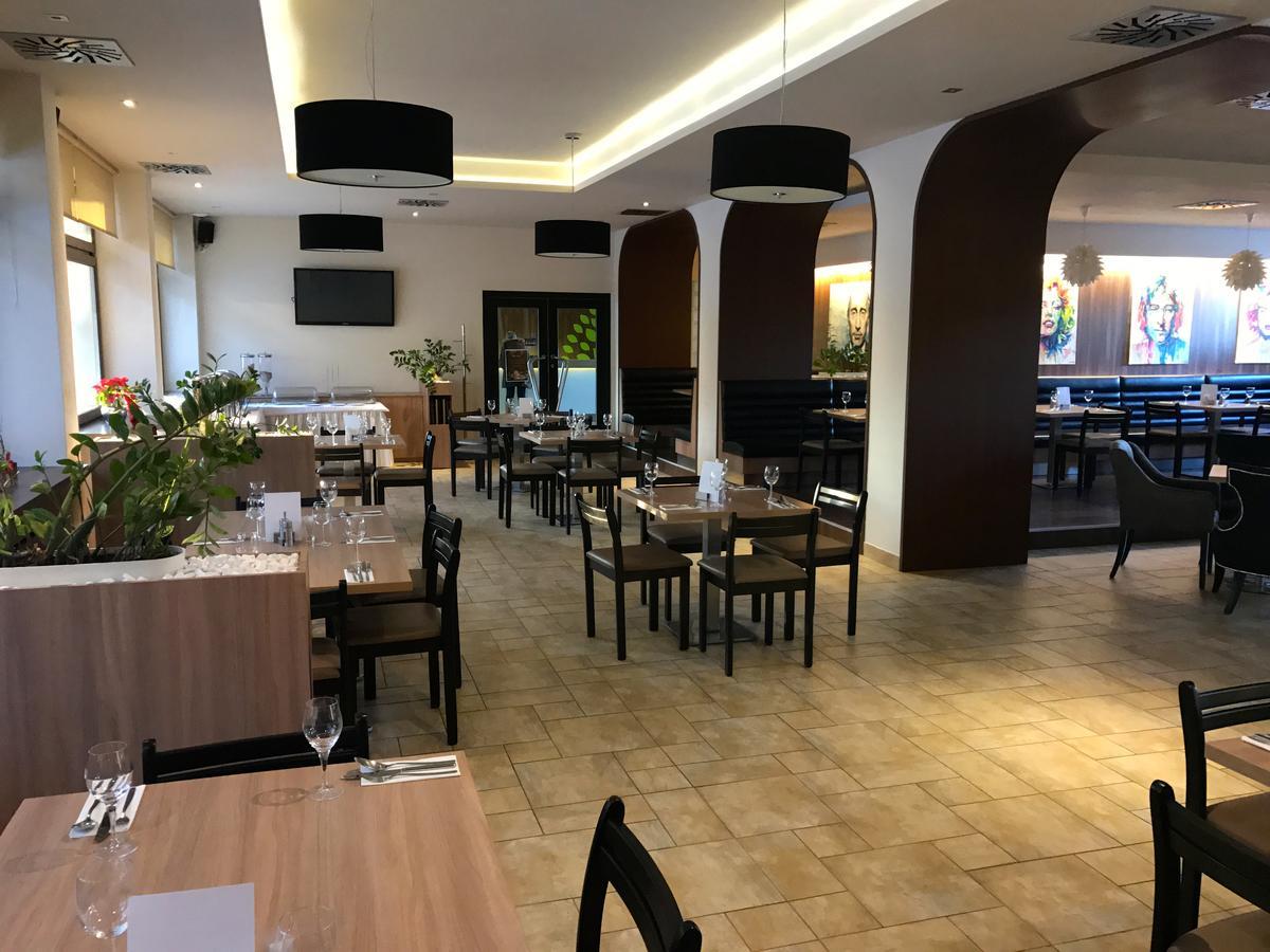 Hotel Rezident Turčianske Teplice Eksteriør bilde